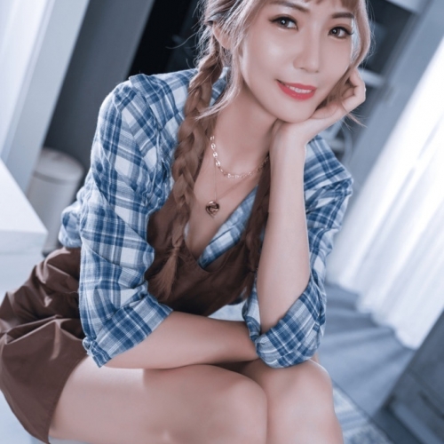 斯文青春厨娘芷萱超大尺度花絮四点全露132P/1V/795M