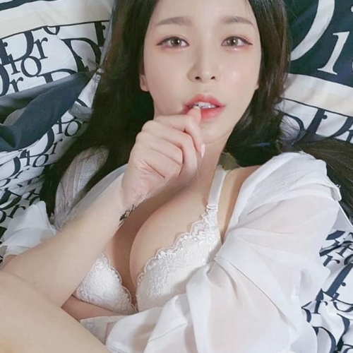 韩成人用品BJ-BANHEE-美金4K私拍清晰露四点作品:Bathtub浴盆2V/6.61G