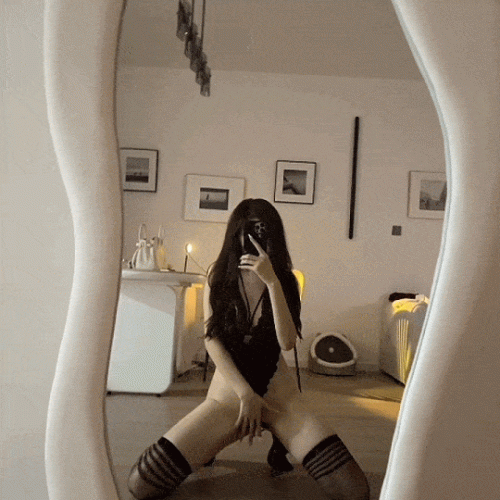 .秀人福利Carol周妍希房间性感发烧视频323M