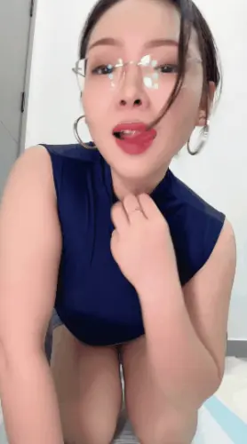 三通眼镜少妇【你的丝袜骚宝】源码直播整理合集79V/34G｜自整理