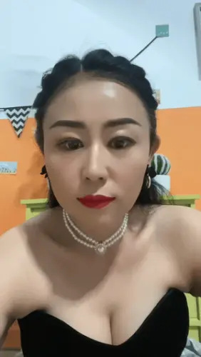 博主云峰之巅 约啪人妻露出啪啪打电话原档合集435V/19.2G