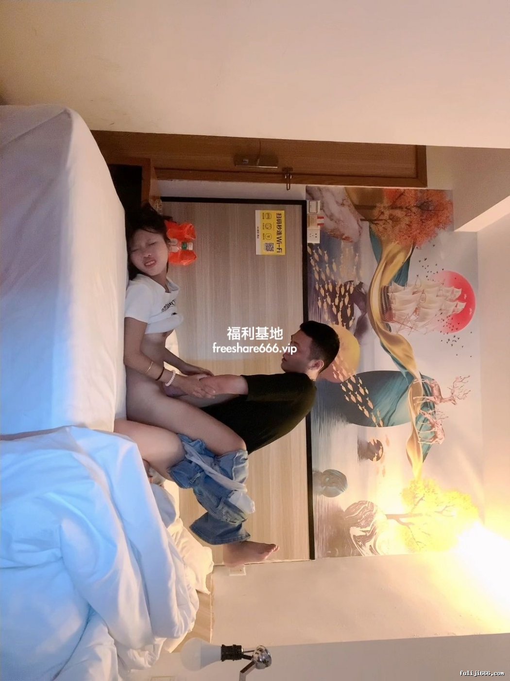 Mrber真实约炮大二学生妹无套破处流血2V/2.39G
