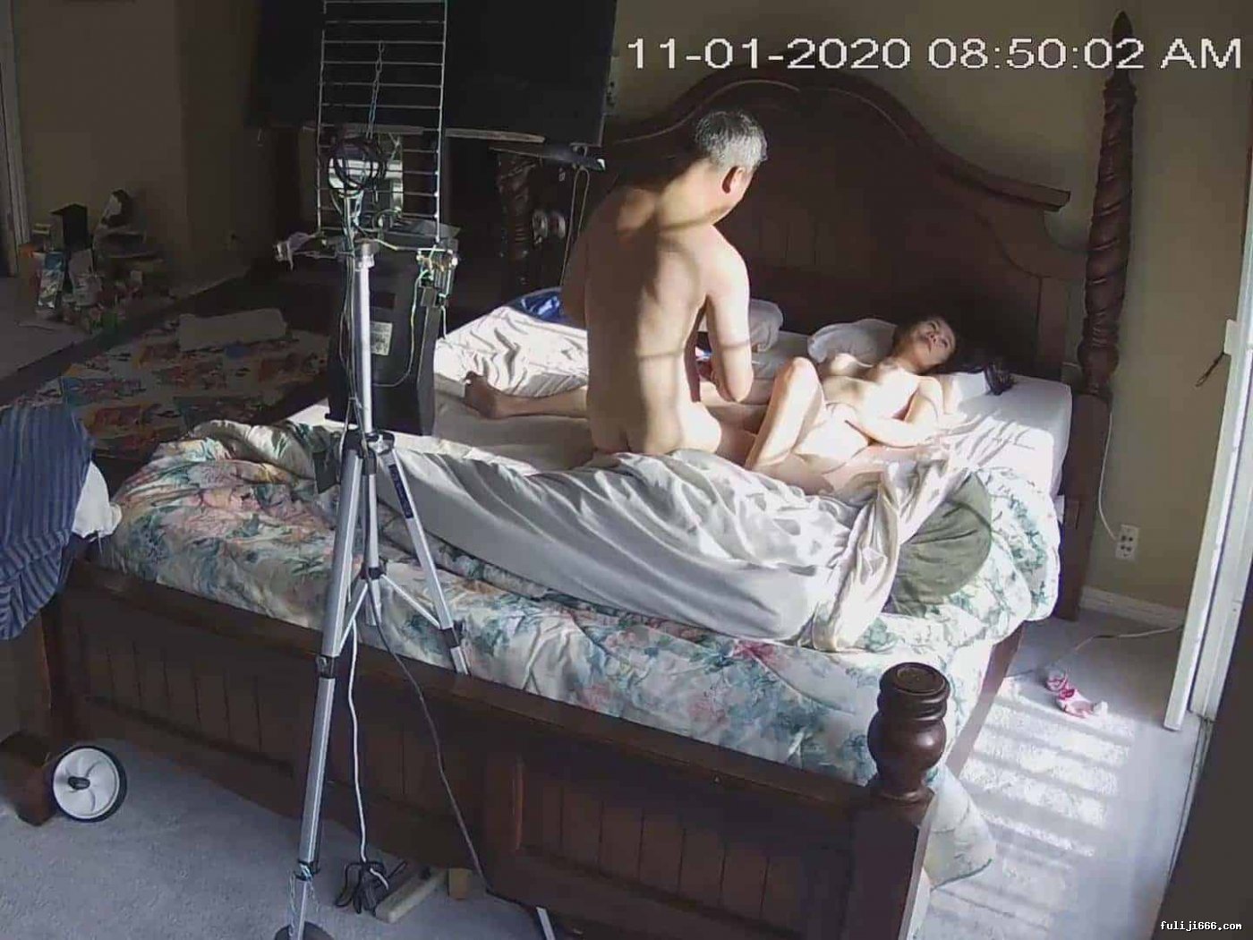 【破解摄像头】中年大叔狂草性感娇妻非常有韵味2.14G