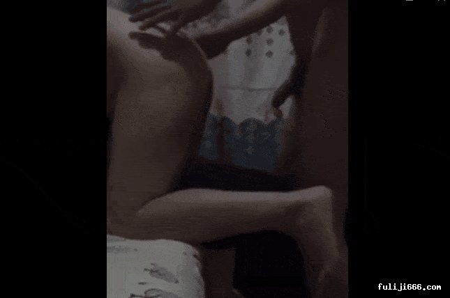 一个有趣的绿帽贵在真实老婆带情人回家玩绿帽吃情人的JY-185M