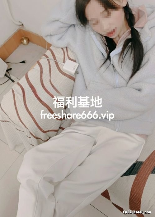 原创自录：反差婊小女友，边打电话边挨操，粉B很吸睛6P/5V/0.85G