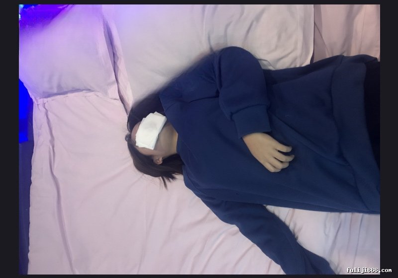 再次迷操02年白嫩幼师 双人操作 角度比以往要多 超刺激5.4G