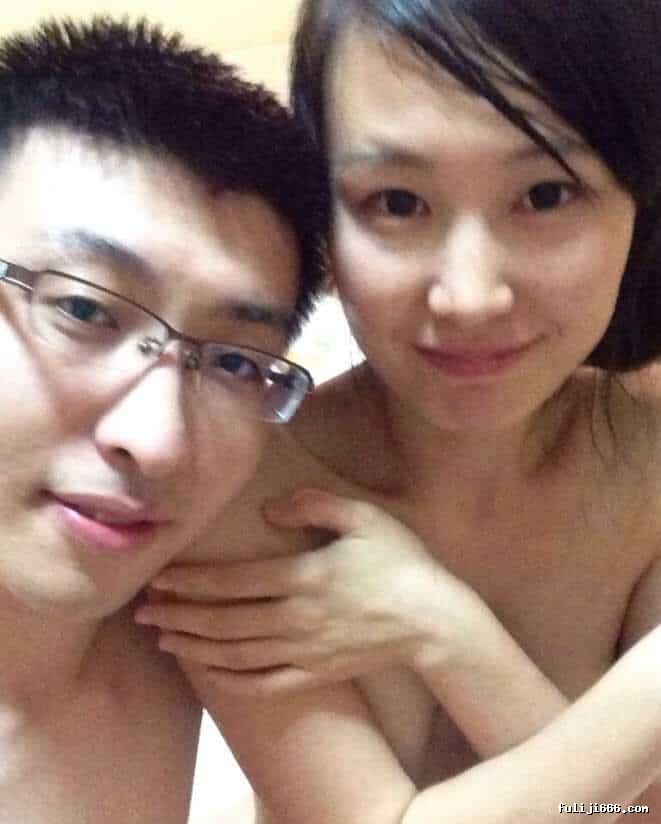 良家美女与男友同居日常泄密25V/6.5G