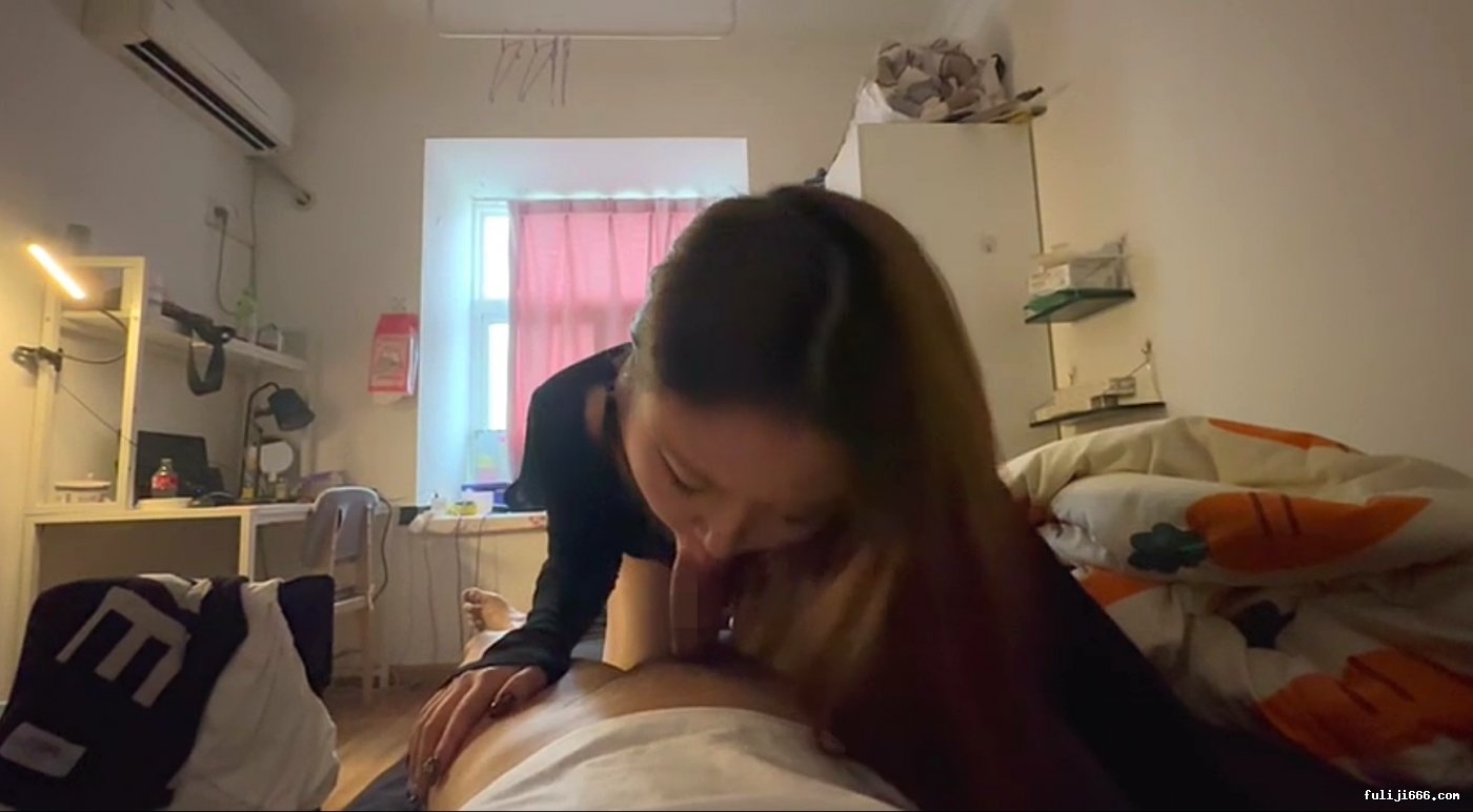 超级赛亚人真实约炮健身房蜜桃臀少妇64V/9.64G