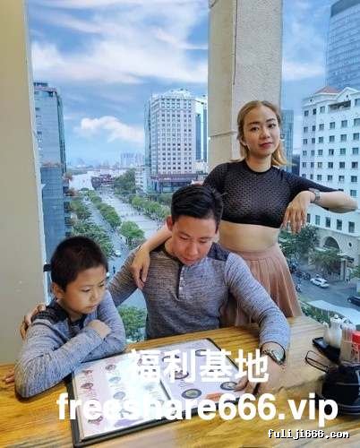 真空凸点爆炸全家福! 不穿内衣的黄小姐(黄小桃)推特疯狂露出作品300P/149V/926M